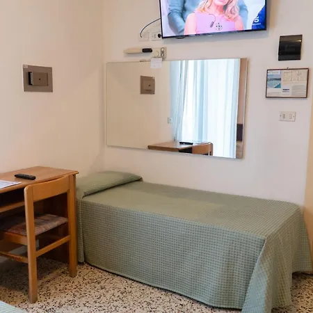 Hotel Cinzia 3*