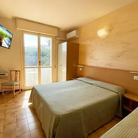 Cinzia Hotel 3*