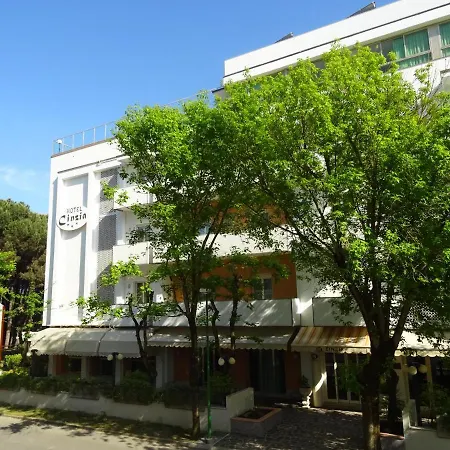 Cinzia Hotel 3*